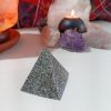 Pyramide Moyenne Orgonite 4 faces 85 gr.