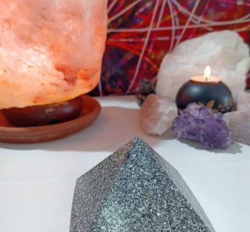 Orgonite Grande Pyramide 4 faces 240 gr.