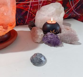 Petit orgonite diamant pyramide 20 gr.