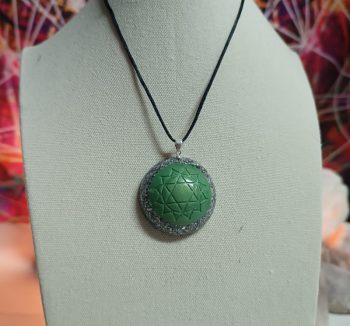 OrgoChakra Coeur ou Cardiaque Pendentif ou porte-clés en forme d'hémisphère 15 gr.