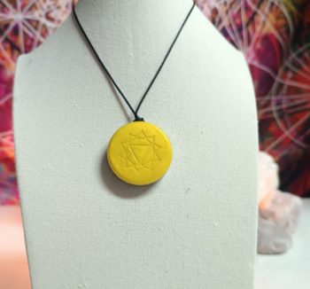 Plexus Solaire OrgoChakra Pendentif ou porte-clés en forme de demi-cercle 15 gr.