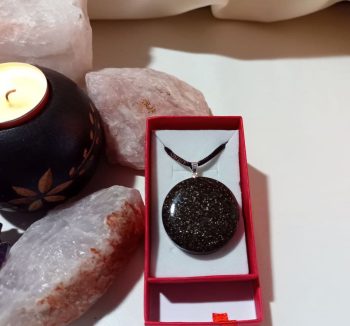 Pendentif cercle orgonite SMALL IRON CHIP 20 gr.